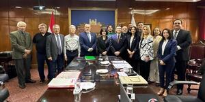 Histórico: El IPS implementará finalmente el Seguro Social del Artista tras quince años de espera - El Trueno