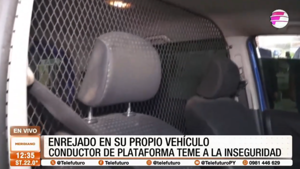 Enrejado en su propio vehículo