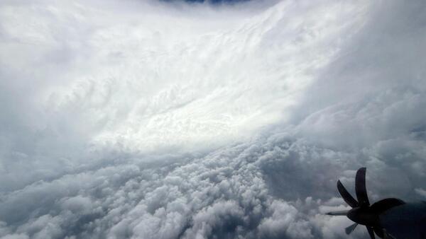 Avión cazahuracanes de EEUU es forzado a regresar por turbulencias muy fuertes de Melissa