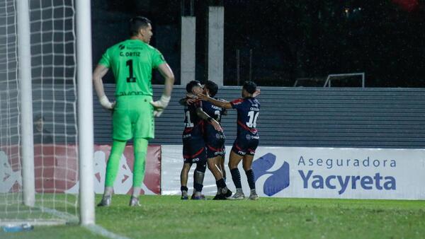 Arquero de Nacional critica al arbitraje