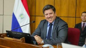 Ministro de Industria justifica pedido de aumento salarial en PGN 2026