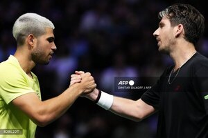 Versus / El número uno del mundo, Carlos Alcaraz, cae sorpresivamente en el Masters de París