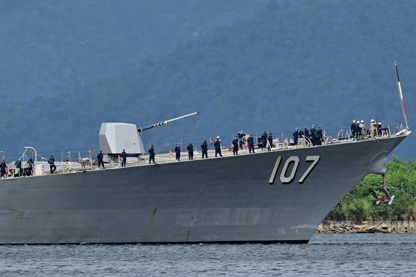 EE. UU. realiza demostración de fuerza militar con B-1B en Caribe