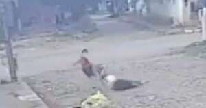 Diario HOY | VIDEO | Docente sufre violento asalto en plena calle mientras regresaba a casa