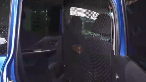 Chofer de Bolt decide enrejar su propio auto para defenderse de la inseguridad