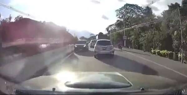 Imprudencia: buscan a conductor que iba de contramano en la ruta PY02 - Nacionales - ABC Color