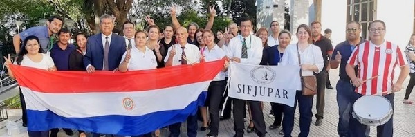 Funcionarios judiciales anuncian huelga general de 30 días por reajuste salarial