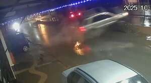 Joven herido tras vuelco de camioneta en Ñemby