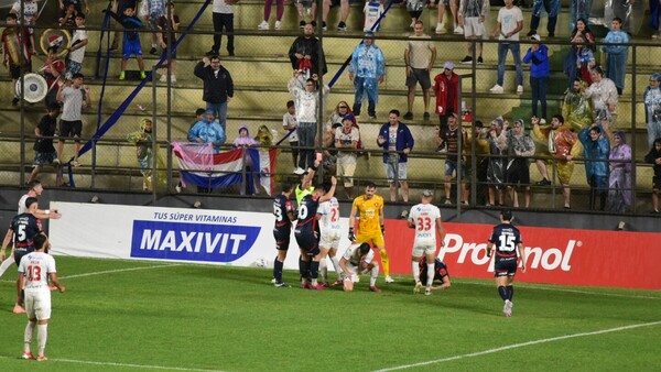 Sánchez impotente ante los criterios arbitrales