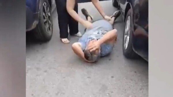 Le tiró gas pimienta a chofer de Bolt por un roce