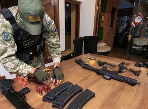 Tribunal concede arresto domiciliario a acusado de integrar red de tráfico de armas