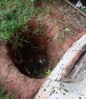 Hallan con vida a recién nacida arrojada en un pozo letrina en Caaguazú - Nacionales - ABC Color