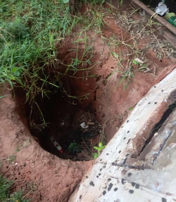 Hallan con vida a recién nacida arrojada en un pozo letrina en Caaguazú - Nacionales - ABC Color