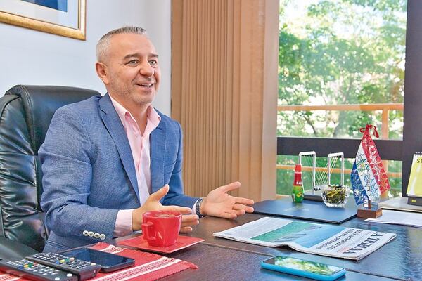 Daniel Centurión denuncia a Luis Fernando Bernal