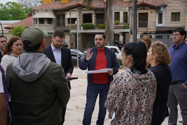 Popular / Inte Bello tiene hílore a directores en la plaza Naciones Unidas