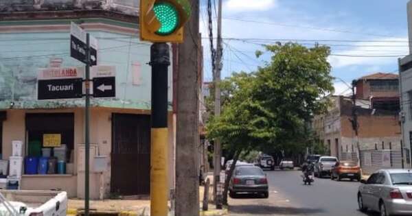 La Nación / Instalan 20 nuevos semáforos en Asunción