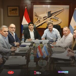 YACYRETÁ RATIFICA EL AVANCE DE LOS TRABAJOS EN EL BRAZO AÑA CUÁ - «TVS DIGITAL»