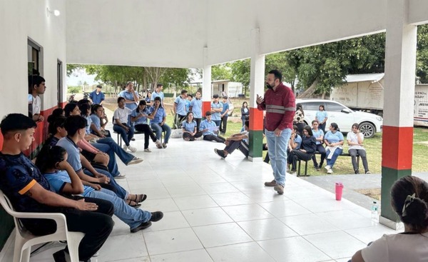 Comparten con pobladores de Carmelo Peralta proyecto de acceso al puente Bioceánica