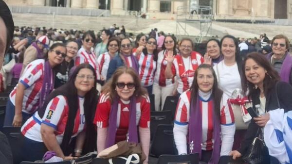Video: El afectuoso saludo del papa León XIV a peregrinos paraguayos en el Vaticano