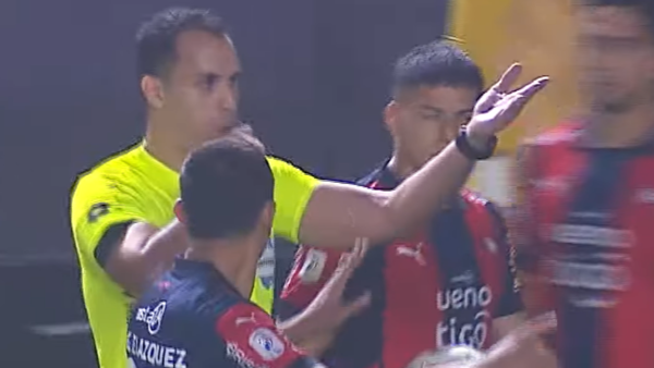 "Cerro recibe muchas ayudas"