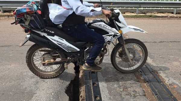 Puente Nanawa sigue en mal estado tras muerte de chofer que cayó con su camión al río