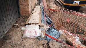 Vecinos denuncian falta de seguridad en zona de la obra del cauce Santo Domingo - Nacionales - ABC Color