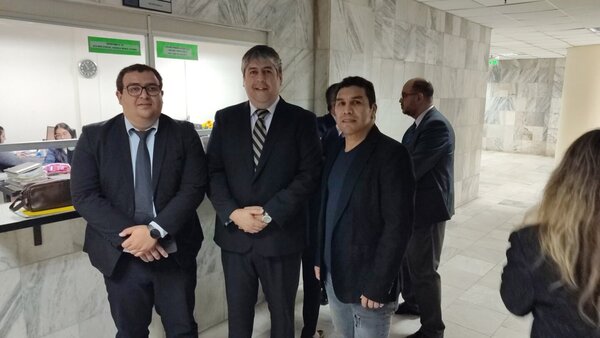 Desestiman demanda por insania contra Salvador Cabañas