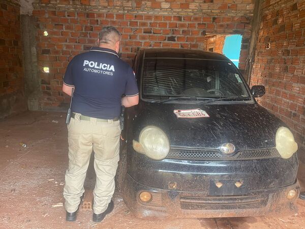 Popular / Recuperan auto robado en un flash