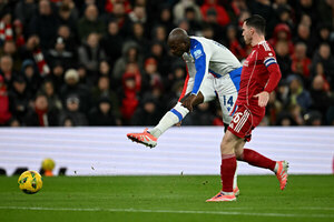 Versus / Liverpool agrava su crisis al caer ante Crystal Palace en Copa de la Liga