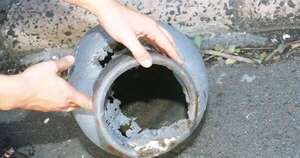 La Nación / Explosión de garrafa de gas deja una casa en cenizas en Los Cedrales, Alto Paraná