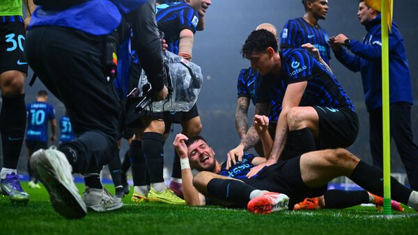 El Inter echa abajo la persiana de De Gea con un doblete de Calhanoglu