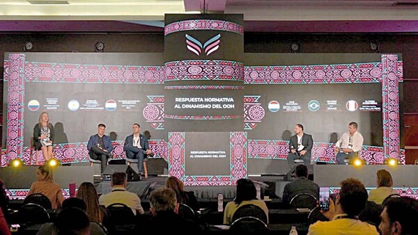 Amplify celebra el éxito del Foro Alooh Latam 2025