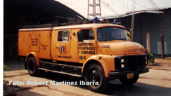 Bomberos exhibirán sus vehículos antiguos