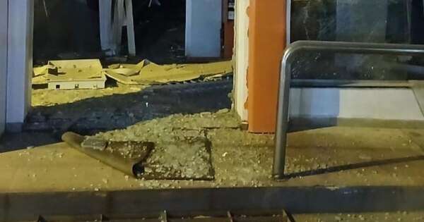 La Nación / katueté: banda de delincuentes asalta con explosivos un banco