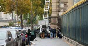 La Nación / Caen cinco nuevos sospechosos por el robo en el Louvre
