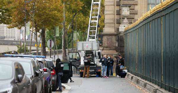 La Nación / Caen cinco nuevos sospechosos por el robo en el Louvre