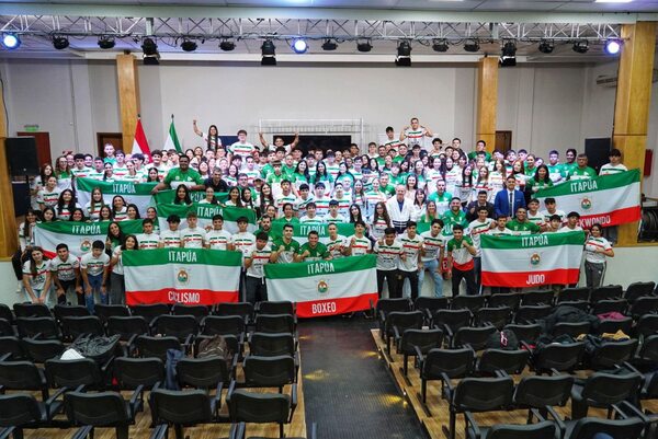 Entrega de indumentarias a atletas itapuenses para los Juegos Nacionales 2025