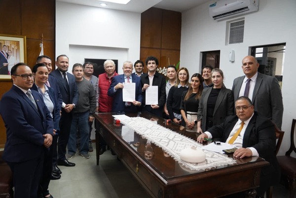 Popular / Autoridades del IPS logró acuerdo y levantan huelga de anestesiólogos del IPS INGAVI.