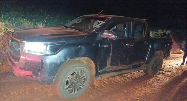 HALLAN EXPLOSIVO DE USO MILITAR EN CAMIONETA ABANDONADA TRAS MEGAASALTO A BANCO EN KATUETÉ