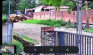 Maquinaria municipal en obra privada •