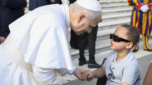 El Papa pide a los jóvenes que usen bien la tecnología y no se dejen dominar por ella