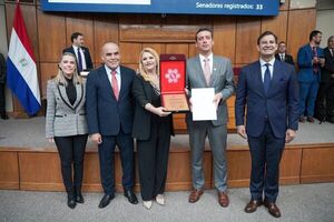 Popular / (VIDEO) ¡Adela Mercado fue reconocida en el Congreso!