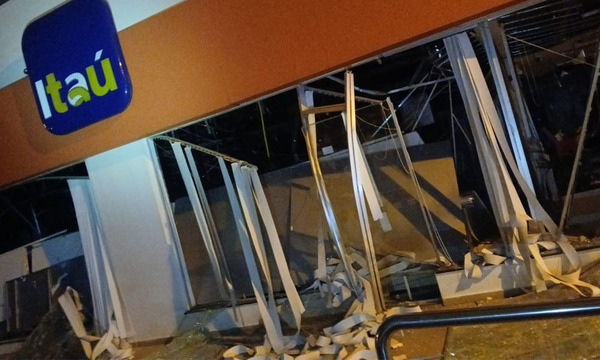 Hallan más de 20 bolsas de dinero bajo los escombros: el robo al banco Itaú en Katueté superaría los USD 900.000 - OviedoPress