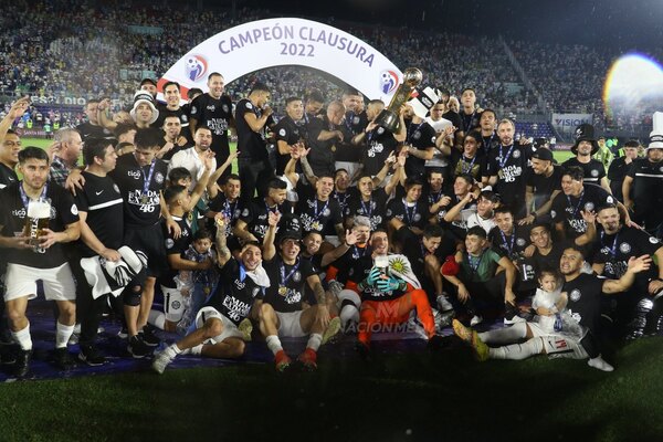 Versus / ¡Fue campeón con Olimpia y quiere volver para el 2026!