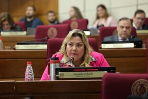 Denuncian a la senadora Zenaida Delgado por presunto "peaje salarial" a funcionarios del Senado