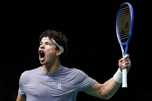 Shelton clasifica al Masters ATP tras pase a cuartos en París - Tenis - ABC Color