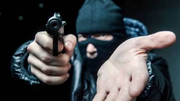 Asalto a mano armada en Encarnación: delincuente roba un millón de guaraníes en farmacia