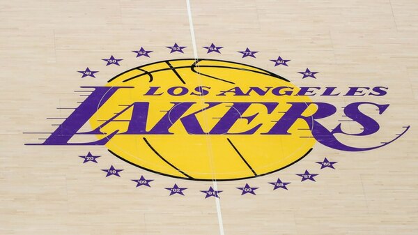 Versus / La NBA aprueba la venta récord de los Lakers