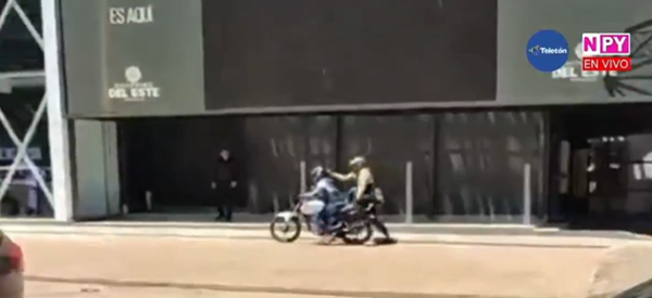 Asalto y disparos contra un cambista: se llevan USD 20.000 en pleno centro de CDE