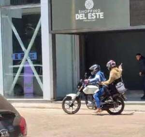 Video: violento asalto a cambista en plena zona primaria del Puente de la Amistad  - ABC en el Este - ABC Color